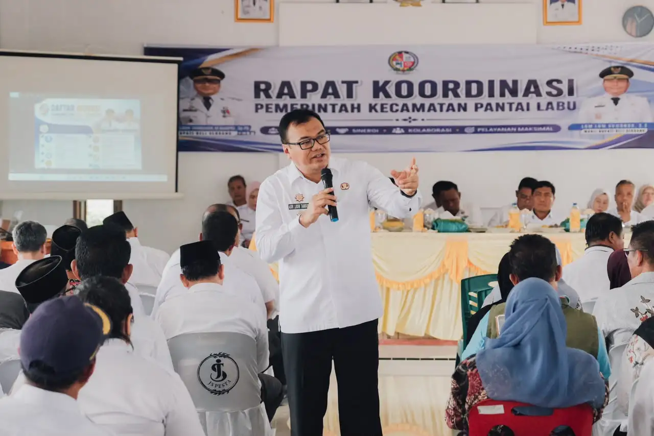 Rakor Pantai Labu, Bupati Dorong Percepatan Penanganan Kemiskinan dan Pelayanan